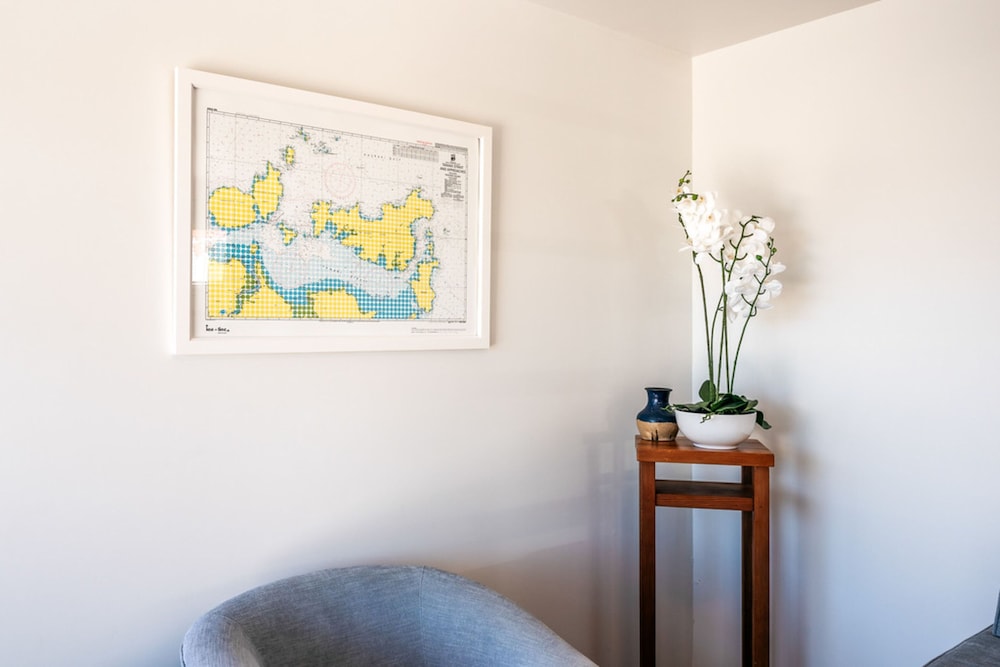 One Bedroom Apartment with Ocean View - Photo 3