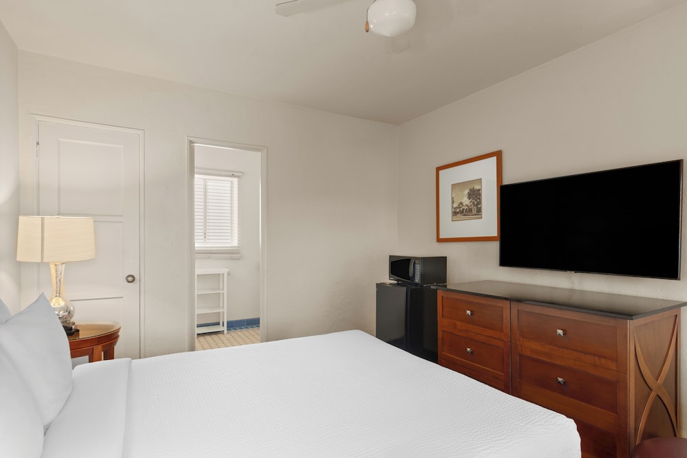 Room, 1 Queen Bed, Non Smoking - Photo 1