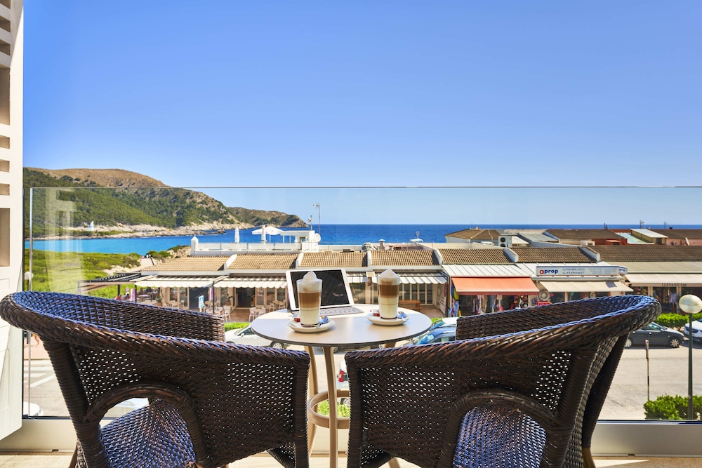 Double Room, Balcony, Sea View photo 3