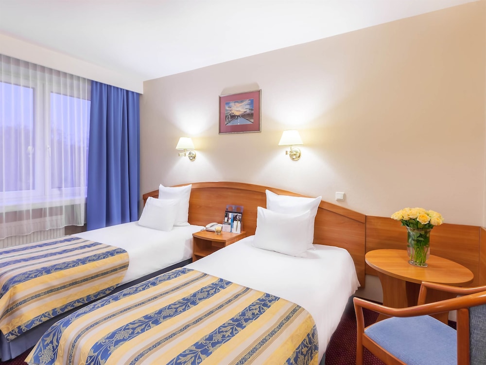 Standard Twin Room, 2 Twin Beds - Photo 8