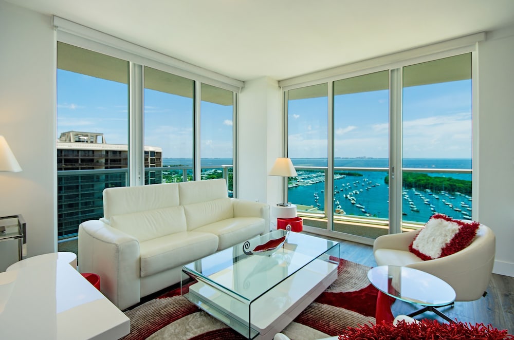 Superior Condo, 1 Bedroom, Bay View photo 1