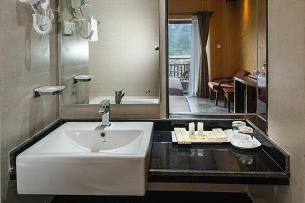Deluxe Twin Room - Photo 3