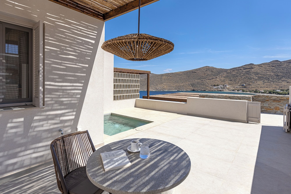 Superior Sea View Room with Outdoor Jacuzzi - Photo 7