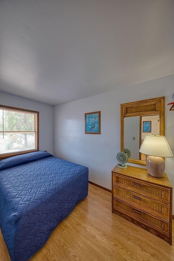 2 Bed Efficiency with Kitchen photo 3