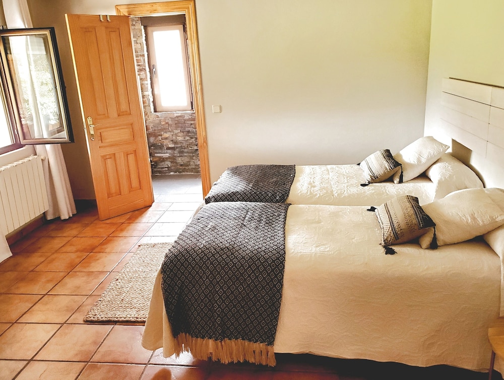 Standard Double Room photo 3