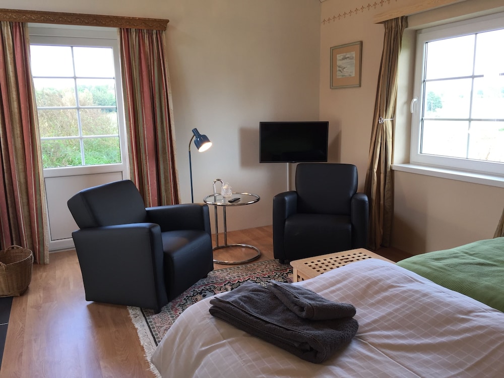 Deluxe Double or Twin Room, Hill View photo 3