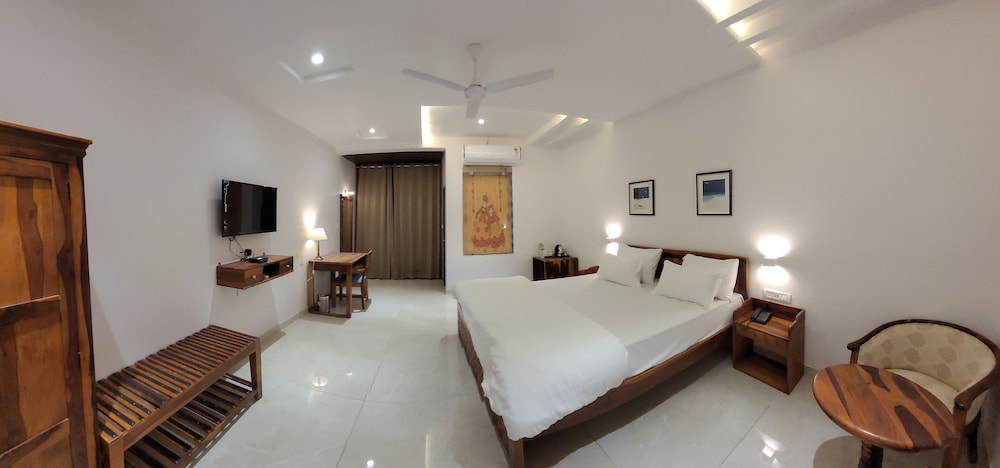 Standard Room, Balcony, Hill View