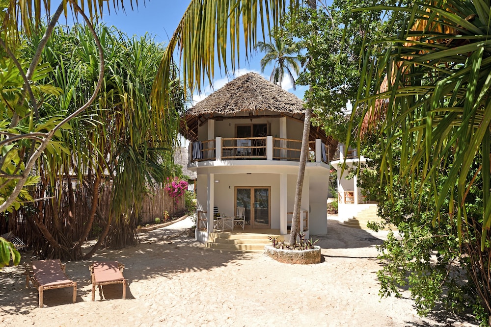 Garden View Bungalow photo 1