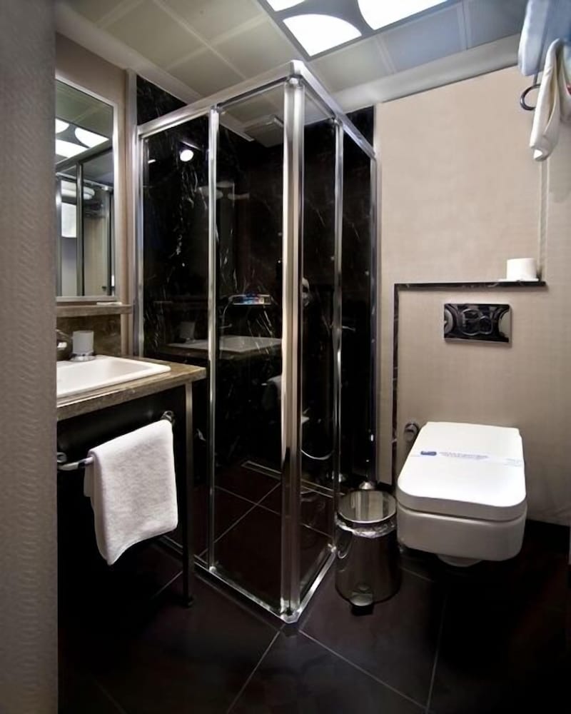 Standard Double or Twin Room - Photo 3