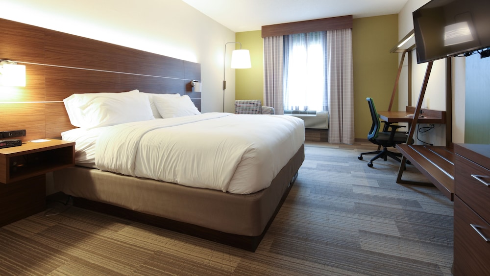 Standard Room, 1 King Bed, Accessible (Mobility, Transfer Shower) - Photo 1