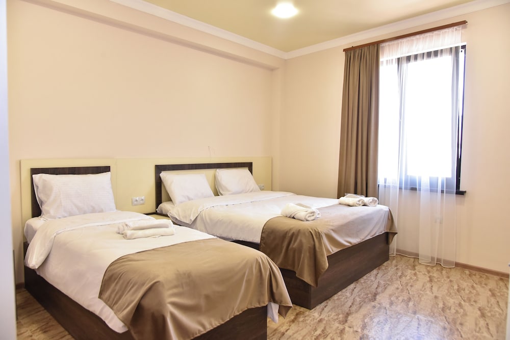 Triple Room, 1 Bedroom photo 1