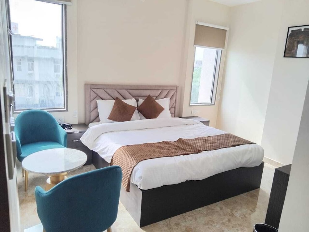 Executive Room - Photo 1