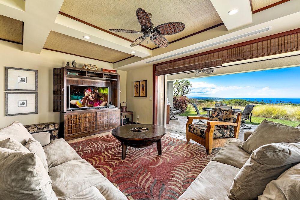Condo, Multiple Beds (Wai'Ula'Ula A102) photo 2