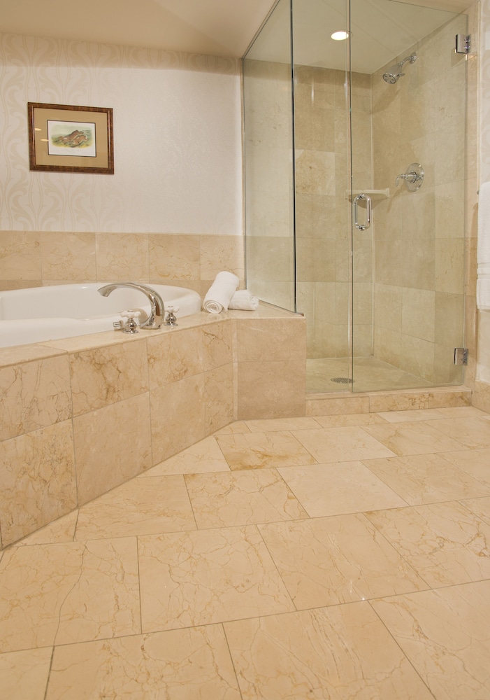 Suite, 2 Double Beds - Photo 6