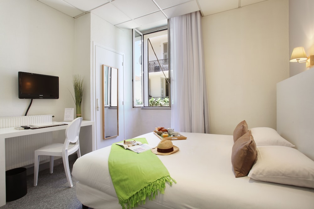 Standard Double Room - Photo 1