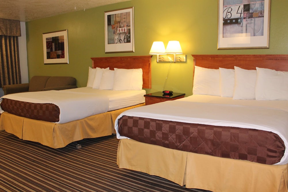 Superior Room, 2 Queen Beds, Non Smoking photo 1