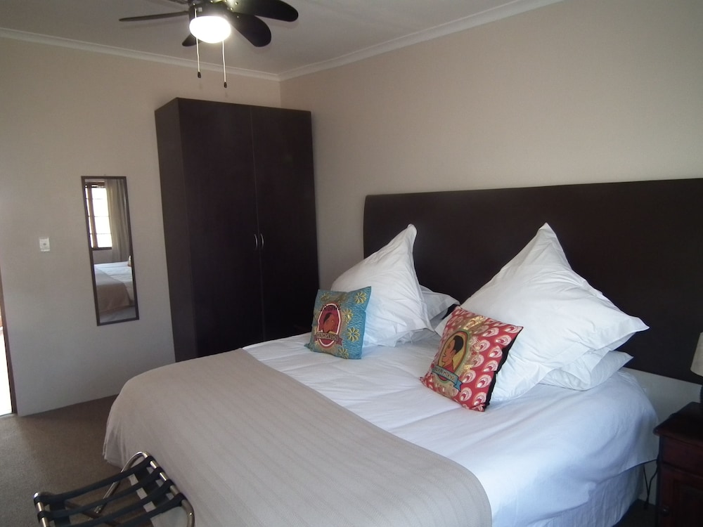 Family Cottage (Luxury with S/C) photo 2