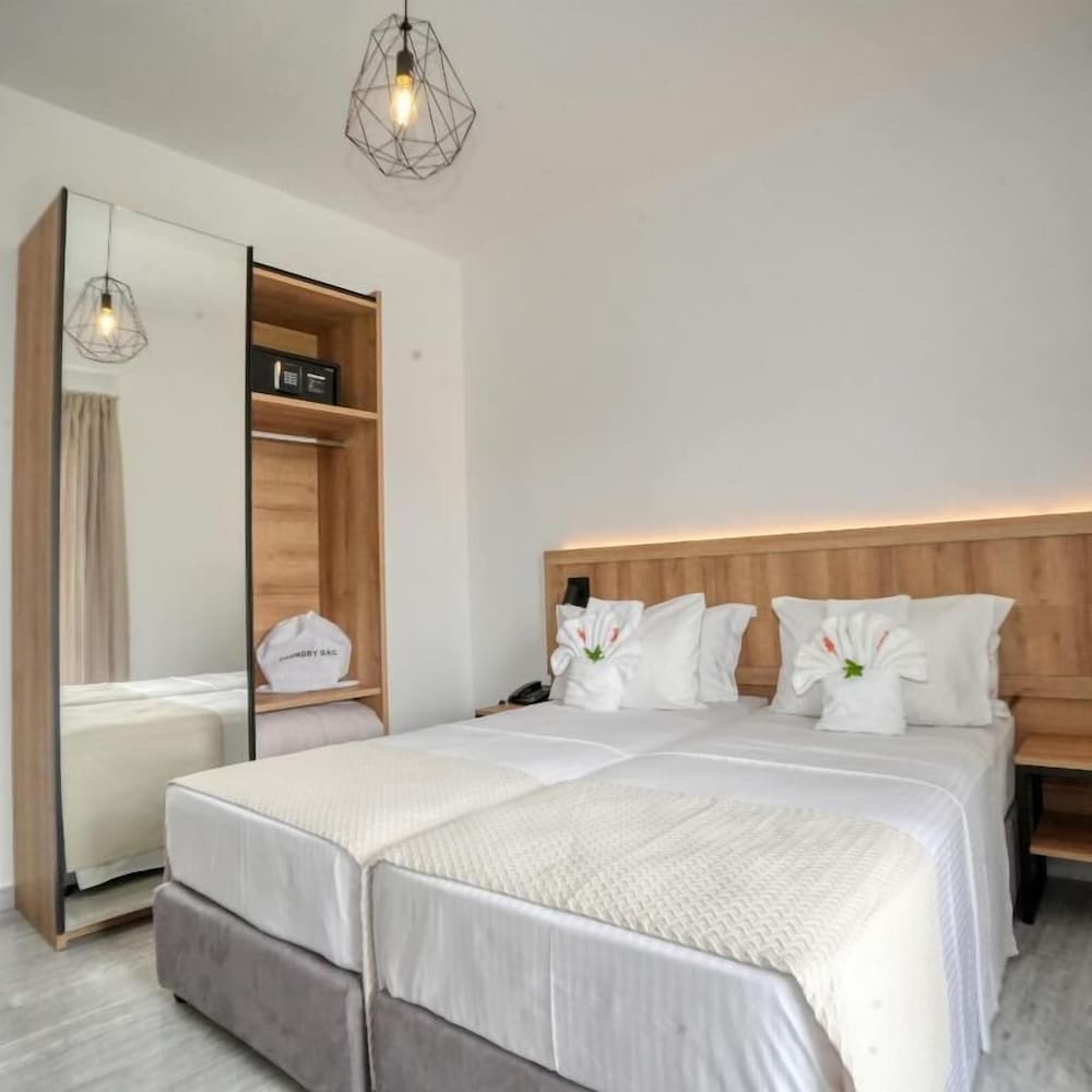 Deluxe Triple Room photo 3