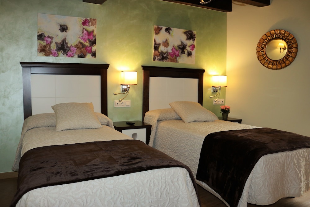 Standard Room photo 2