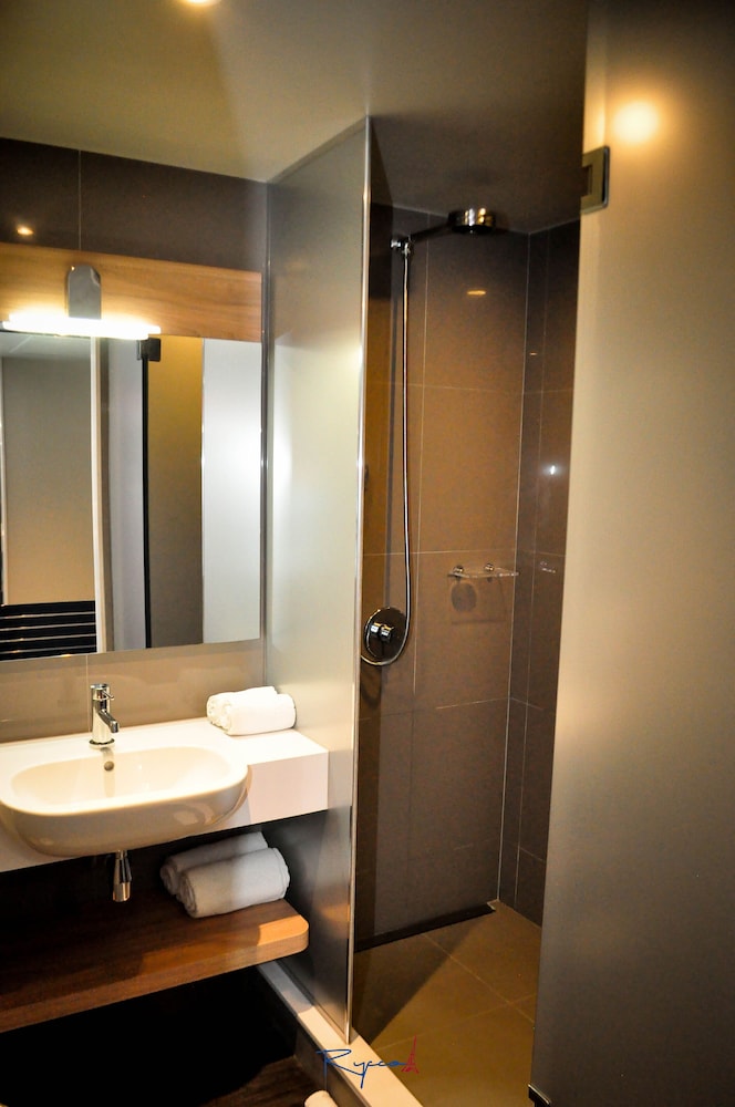 Executive Room, 1 Double Bed thumbnail 5