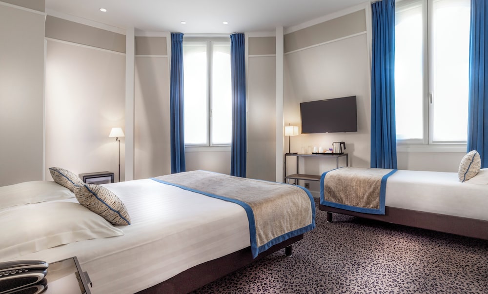 Prestige Triple Room thumbnail 5