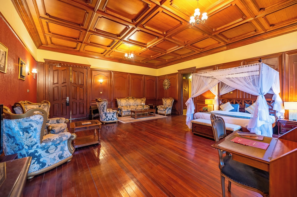 Penthouse - Photo 1
