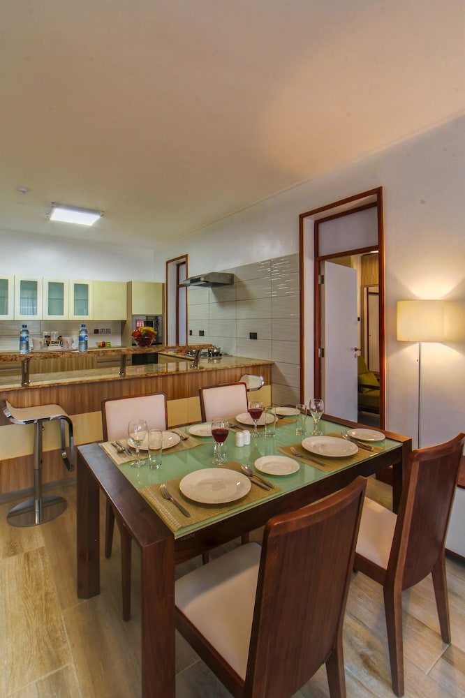Standard Apartment, 1 Queen Bed, Non Smoking, Kitchen (Living Room) photo 3