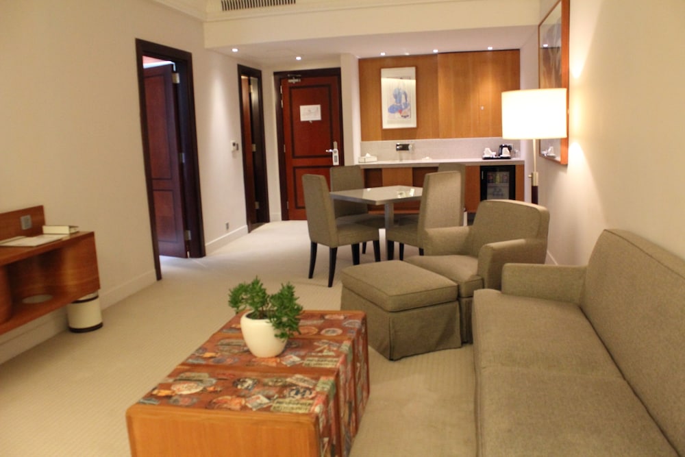 Deluxe Suite, 1 Bedroom, City View photo 3