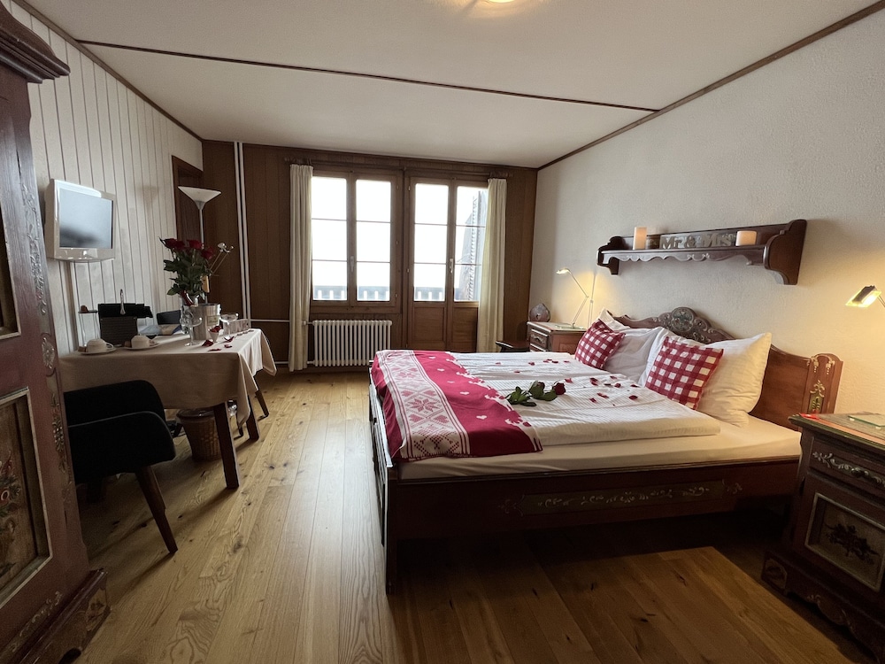 Double Room, lake Thun view photo 3