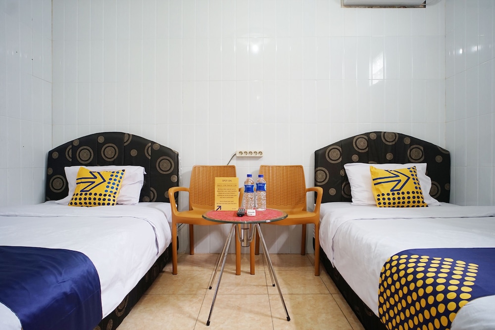 Standard Twin Room photo 1