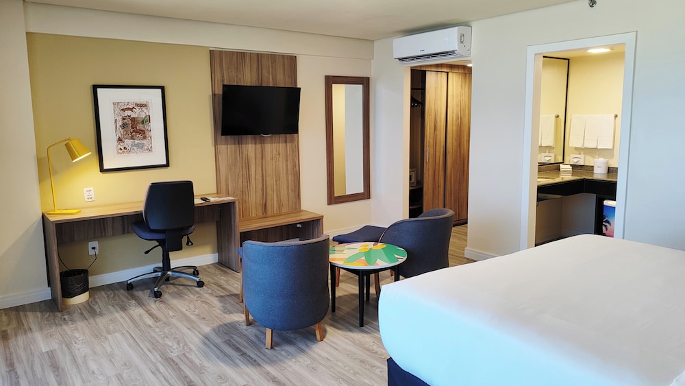Premium Room, 1 King Bed, Ocean View (Panoramic) - Photo 3