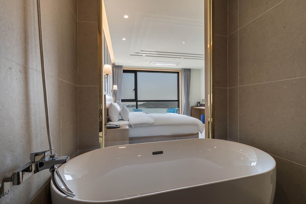 Deluxe Double Room, 1 Double Bed - Photo 4