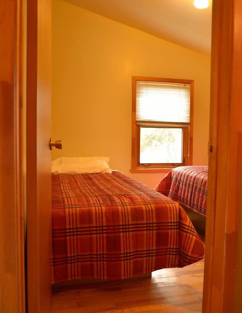 Classic Cottage, 2 Bedrooms, Mezzanine photo 3