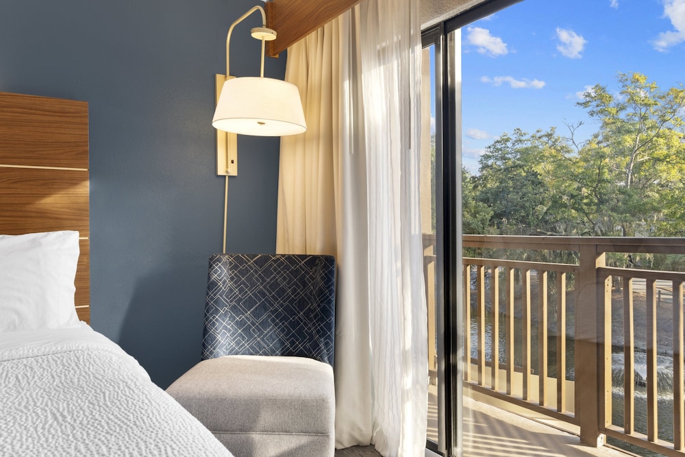 Standard Room, 2 Double Beds thumbnail 5