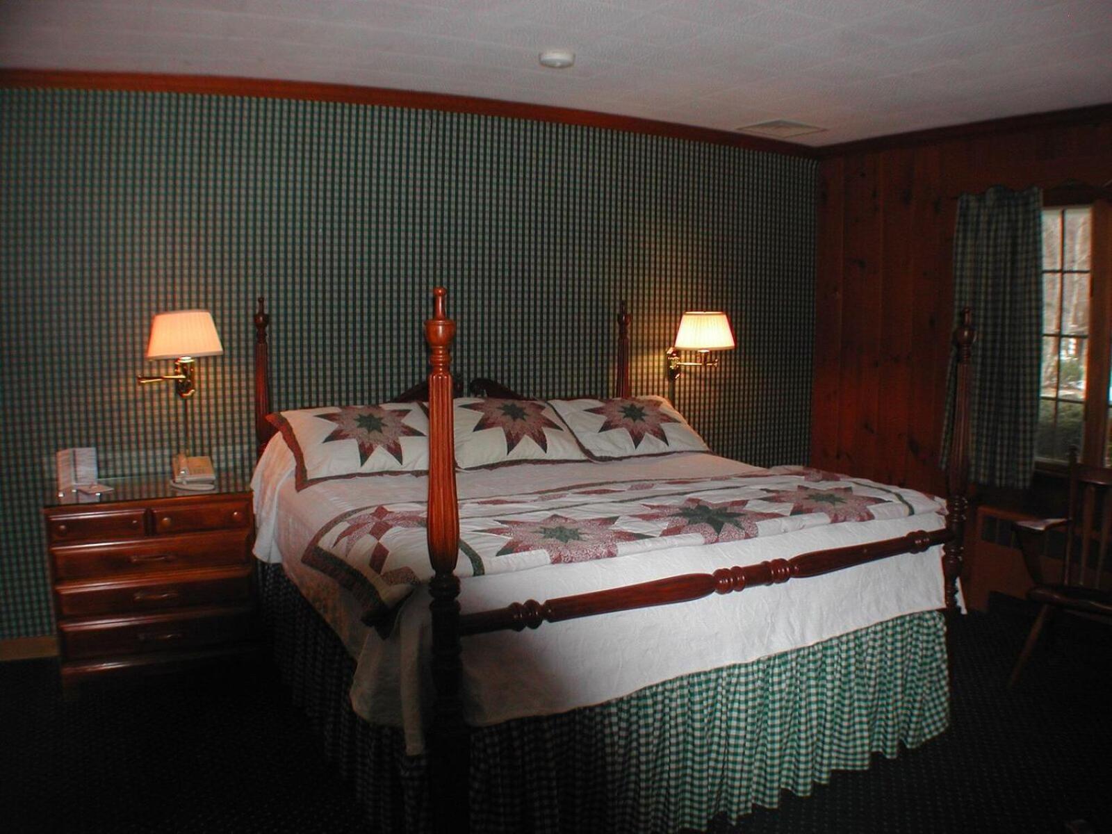Deluxe King Room photo 1