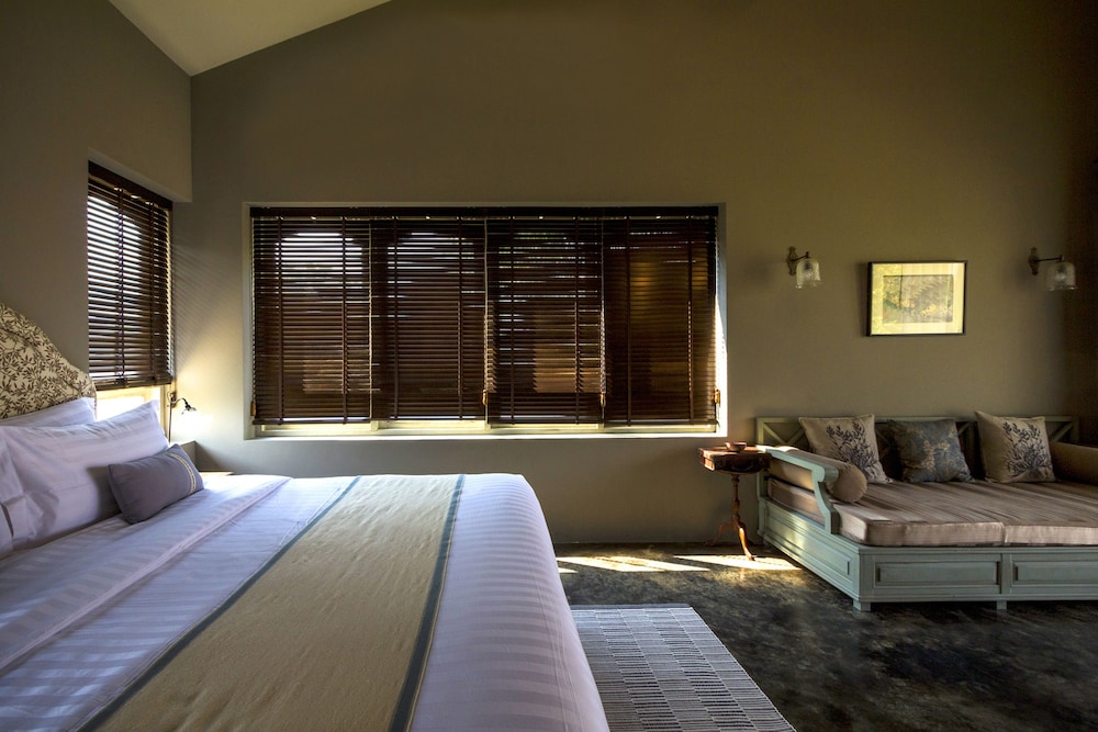 Deluxe Balcony Room