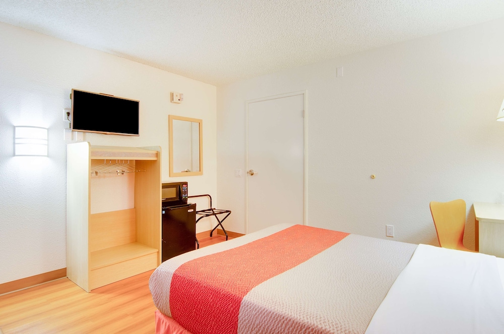 Standard Room, 1 Double Bed, Smoking photo 3