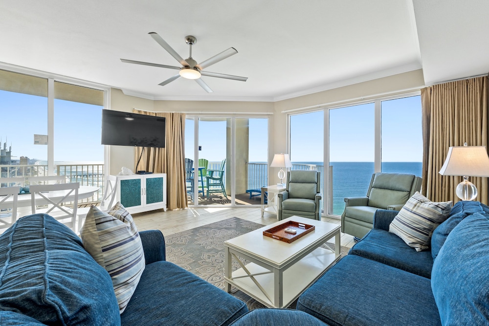 Condo, 3 Bedrooms, Sea View (2217)