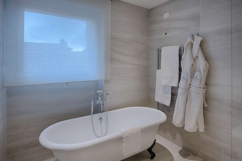 Suite (Extra Bed 3 adults) - Photo 12