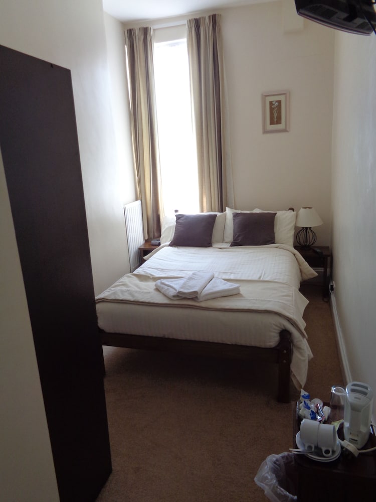Small Double Room With En Suite