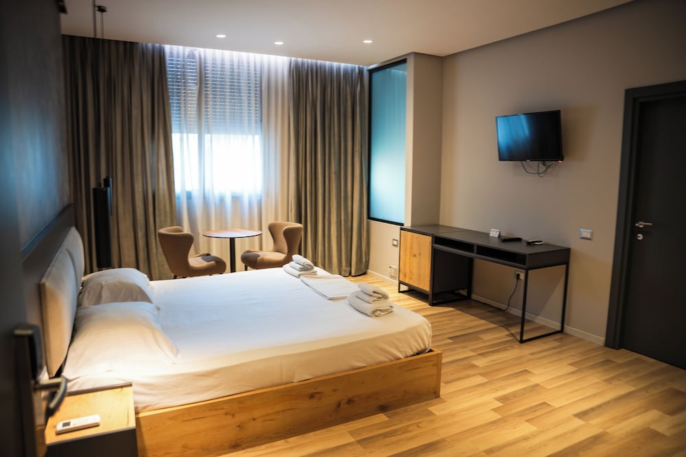 Suite with Hot Tub