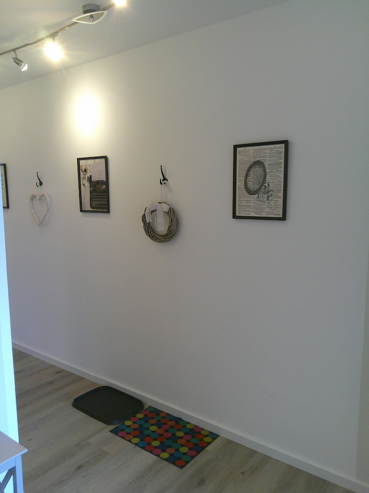 Basic Apartment photo 2