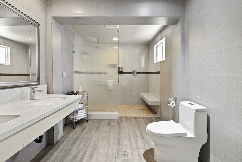 Deluxe Room, 2 Double Beds, Non Smoking, Ground Floor - Photo 3