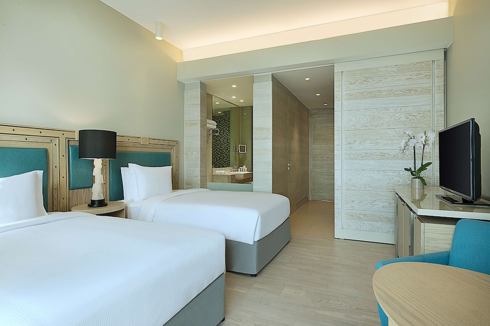 Room, 2 Double Beds, Non Smoking, Sea View photo 3