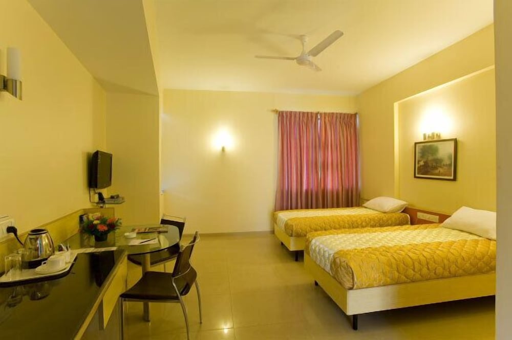 Standard Double or Twin Room photo 3