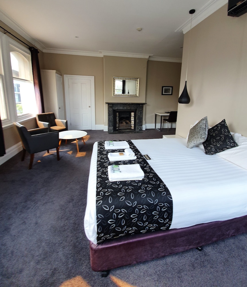 Queen Room 15 Top Floor (Stair Access Only) photo 1