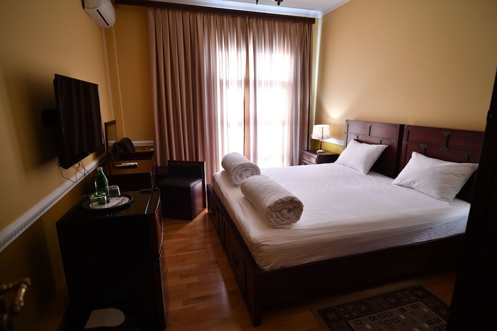 Double Room, 1 King Bed