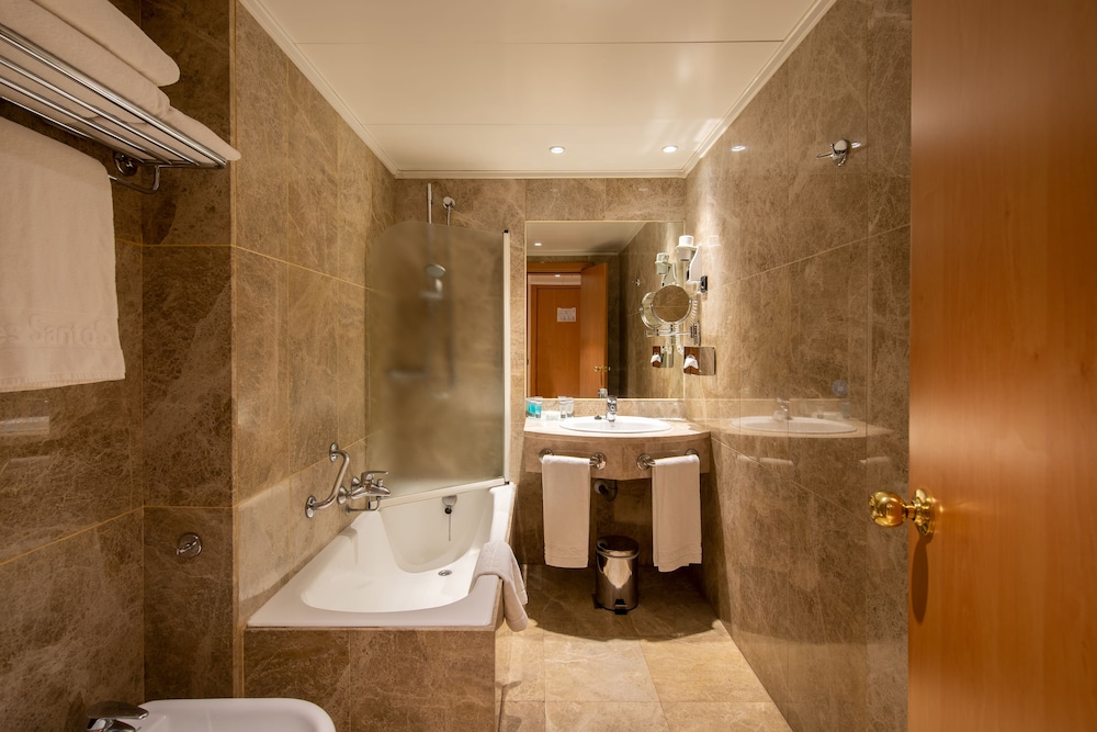 Basic Double Or Twin Room - Photo 6