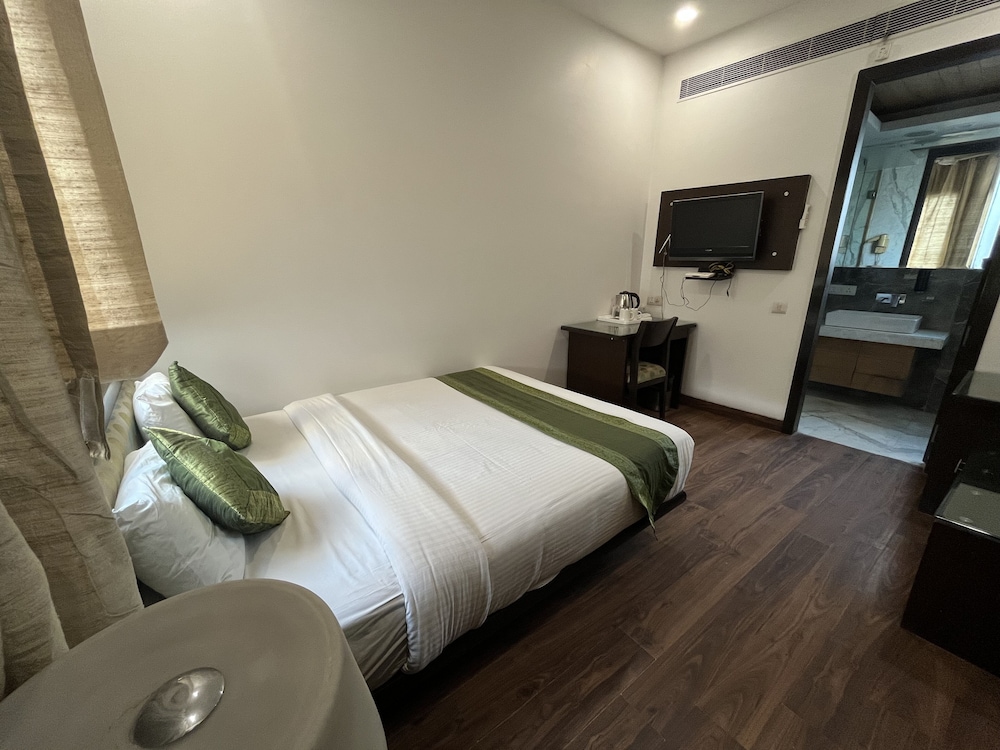 Deluxe Double or Twin Room - Photo 34