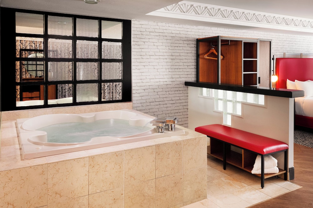 Marquis Suite - Photo 5